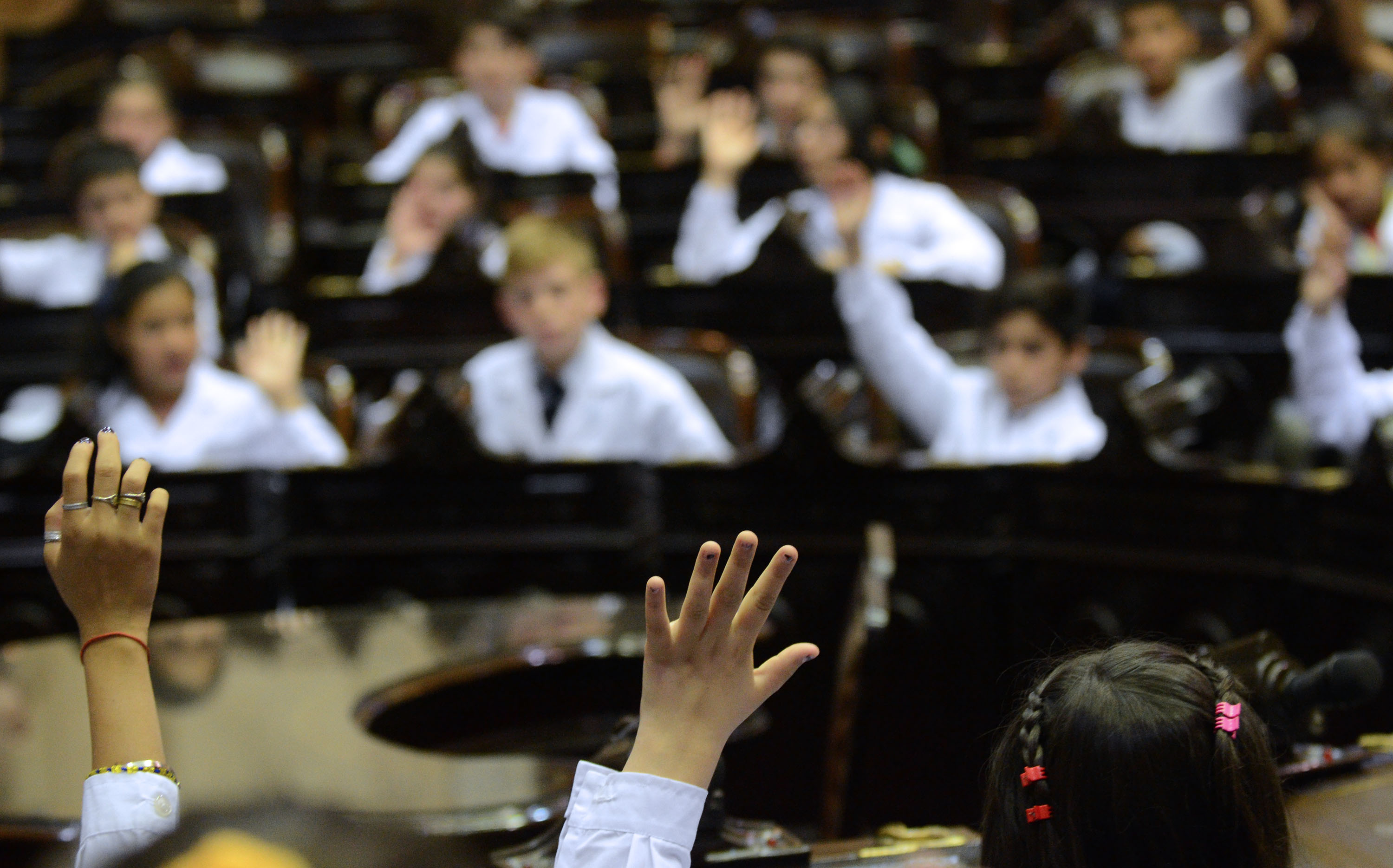 El Parlamento nacional infantil sesionando (Sofía 